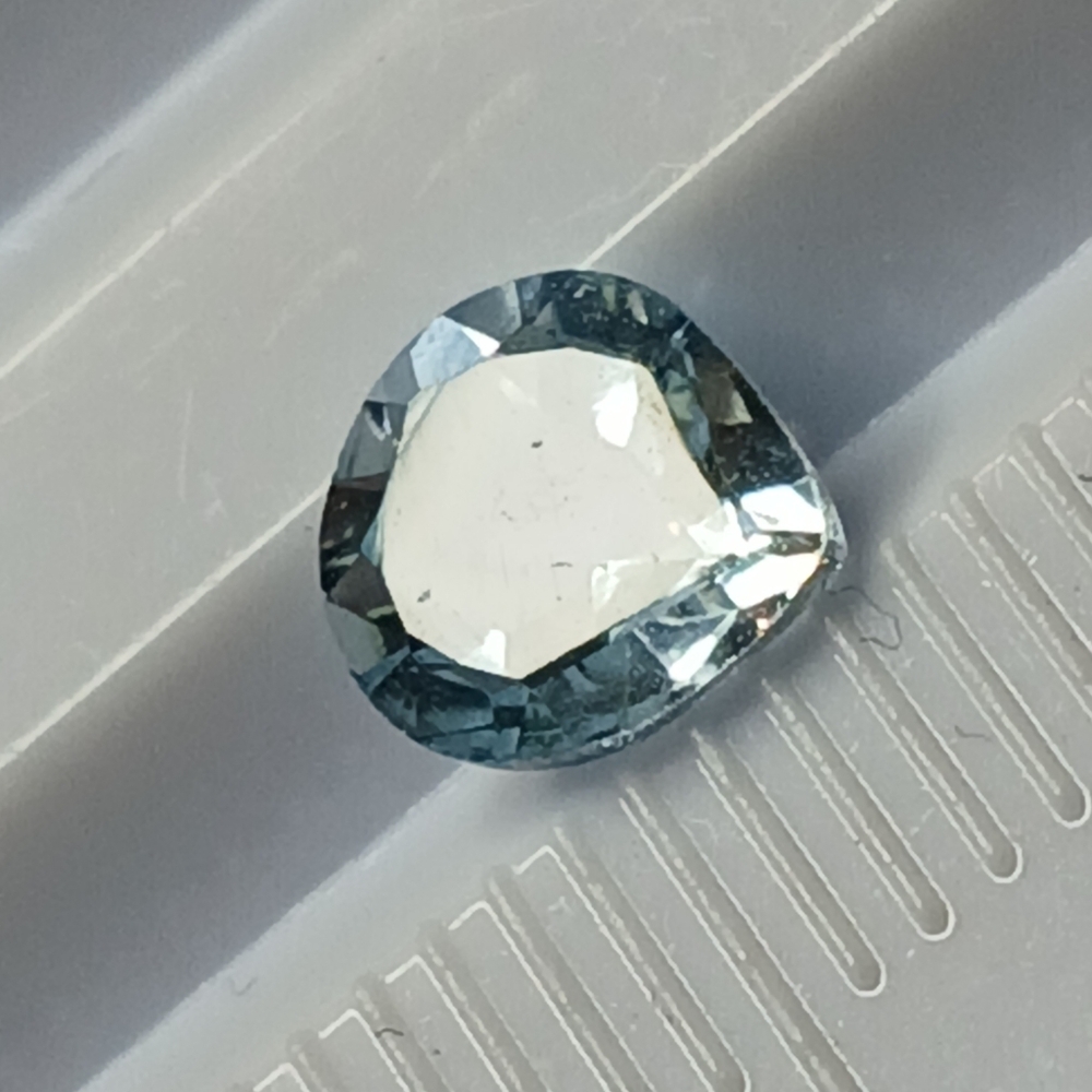 Blue Pear-Shaped Blue Topaz Gemstone 6mm